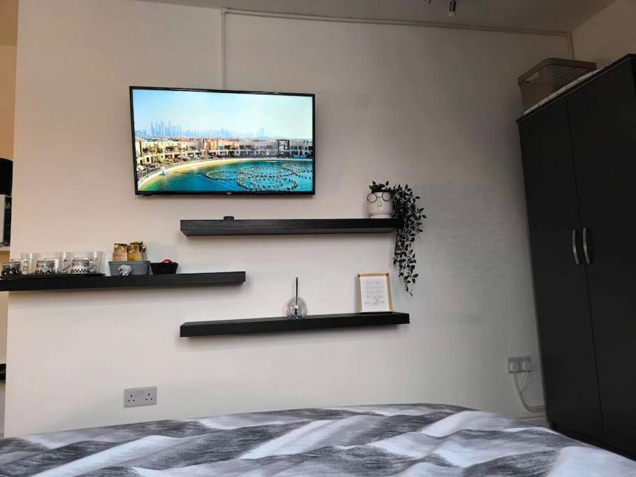 Studio Style Room, Near Tooting Broadway Station London Exterior photo
